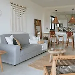 Cute Boho Penthouse 2 Bedroom Apt