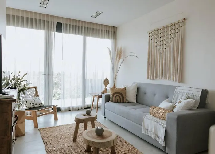 Cute Boho Penthouse 2 Bedroom Apt