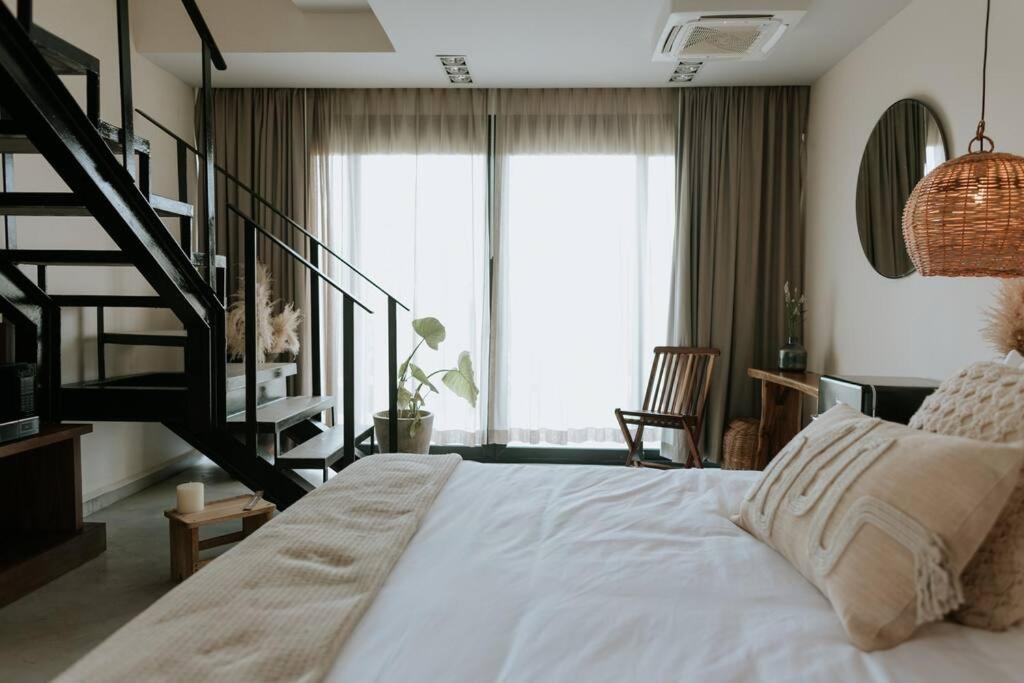 Cute Boho Penthouse 2 Bedroom