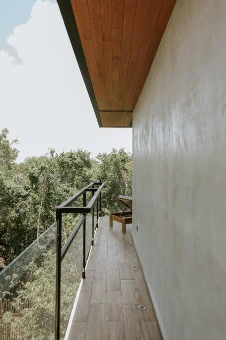 Cute Boho Penthouse 2 Bedroom Apartment *